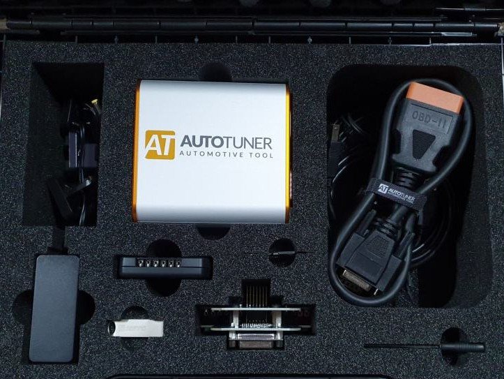 Autotuner Master u koferu s priborom